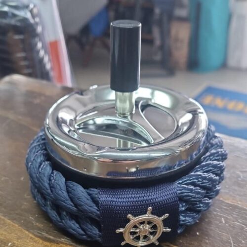 Posacenere blu fatto a mano